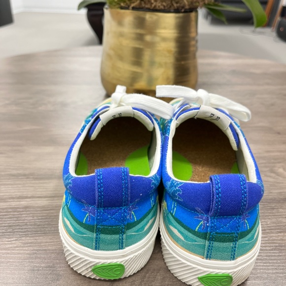 Sneakers Canvas Hawaiian Brand size 10 women’s or 8.5 men’s Almost New - Picture 5 of 9